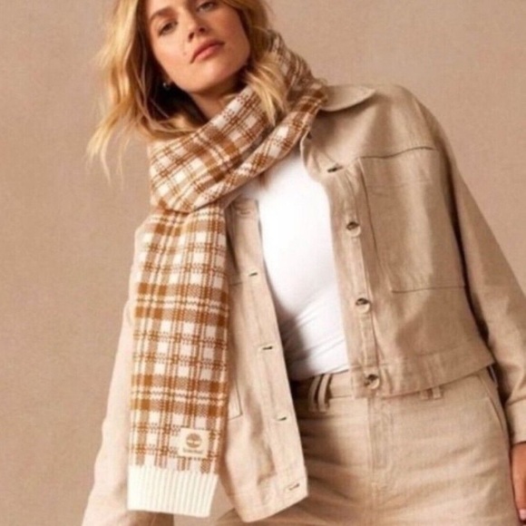 Timberland Buffalo Plaid Wide Scarf in Cream and White NEW T101808 60L x 10W - Picture 1 of 12